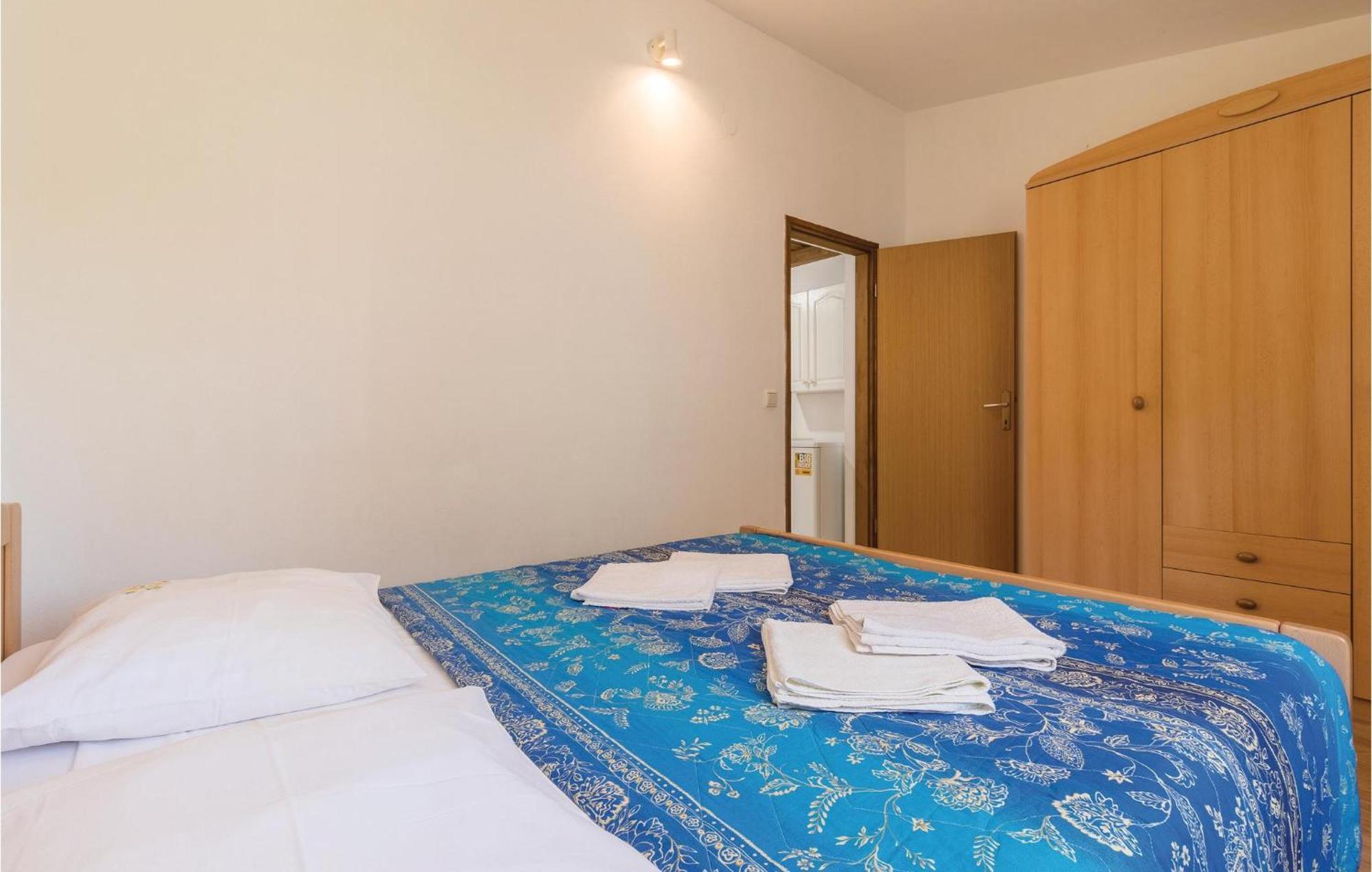 2 Bedroom Amazing Home In Pula Exterior foto